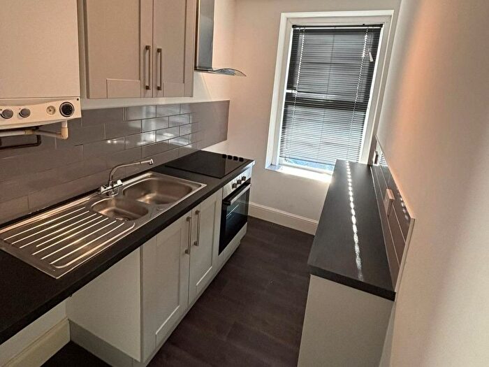1 Bedroom Flat To Rent In Windsor Road, Torquay, TQ1