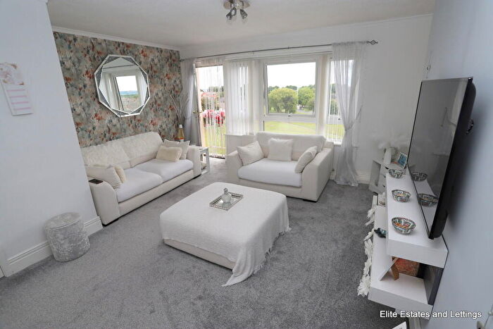 2 Bedroom Apartment For Sale In Kellsway Court, Leam Lane, Gateshead, NE10