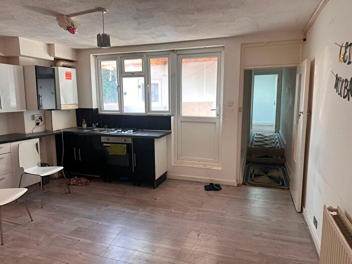 2 Bedroom Flat To Rent In Plashet Road, London, E13