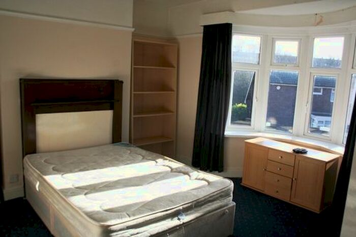 2 Bedroom Flat To Rent In Springbank Road, Sandyford, Newcastle Upon Tyne, NE2