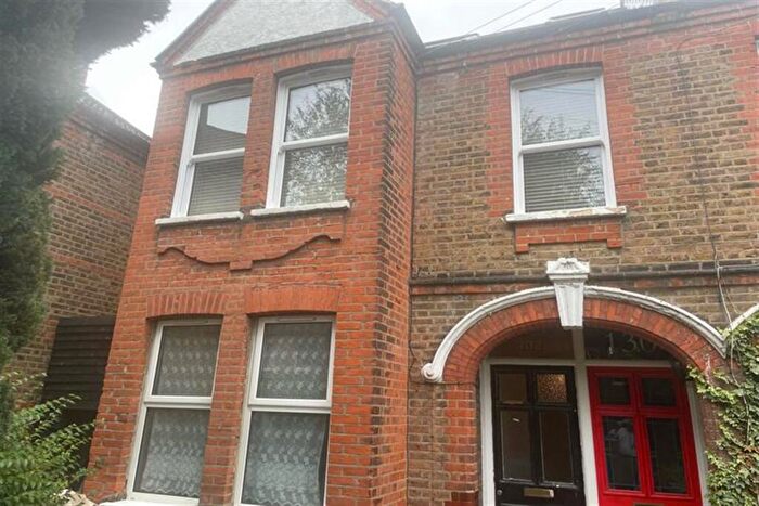 2 Bedroom Apartment To Rent In Winns Avenue, London, E17