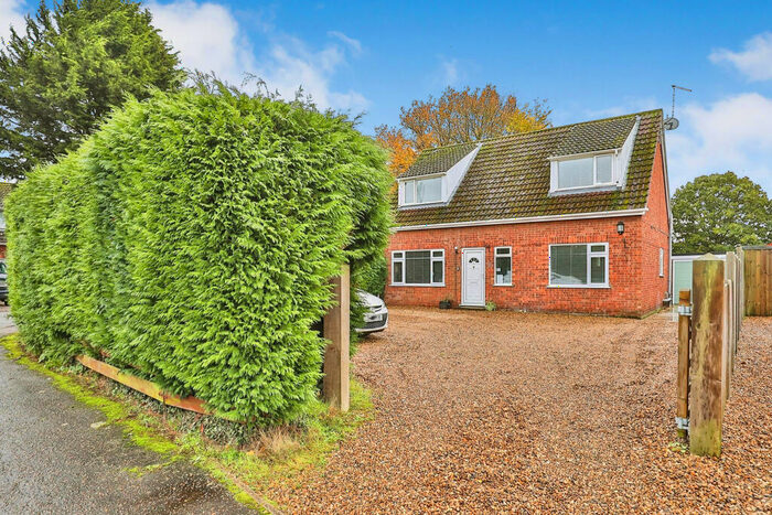 4 Bedroom Detached Bungalow For Sale In Redmere Close, Frettenham, Norwich, NR12