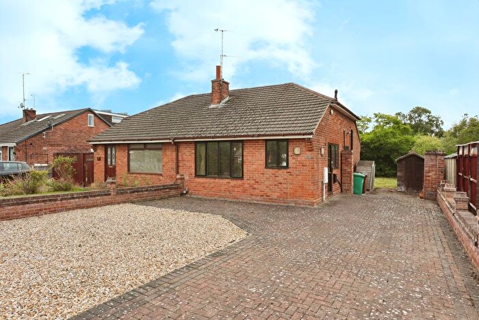 2 Bedroom Bungalow For Sale In Brookthorpe Way, Silverdale, Nottinghamshire, NG11