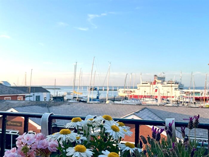 2 Bedroom Apartment For Sale In Medina Road, Cowes, Isle Of Wight, PO31