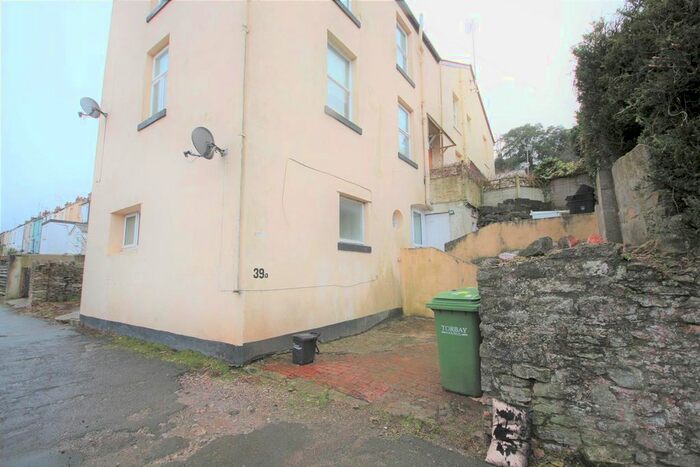 2 Bedroom Flat To Rent In Parkfield Road, Torquay, TQ1