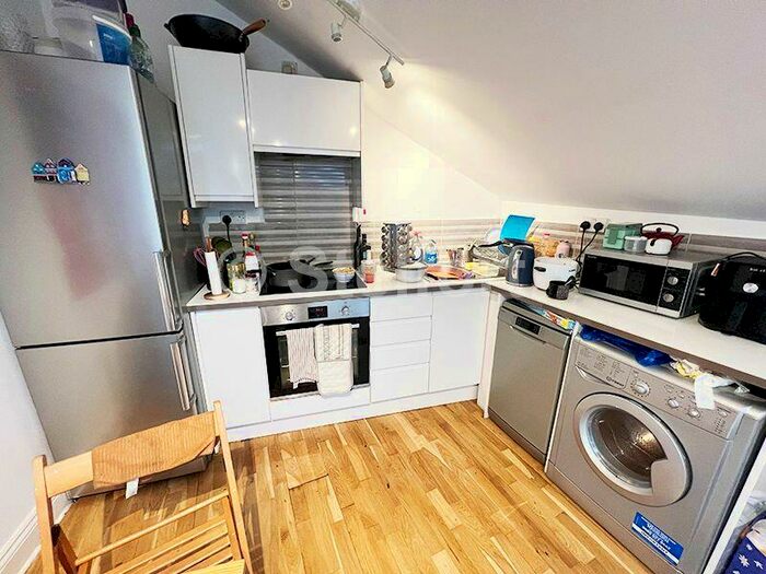 2 Bedroom Flat To Rent In Beresford Road, London, N8