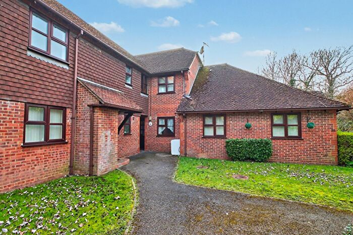 2 Bedroom Flat For Sale In Farm View Drive, Basingstoke, RG24