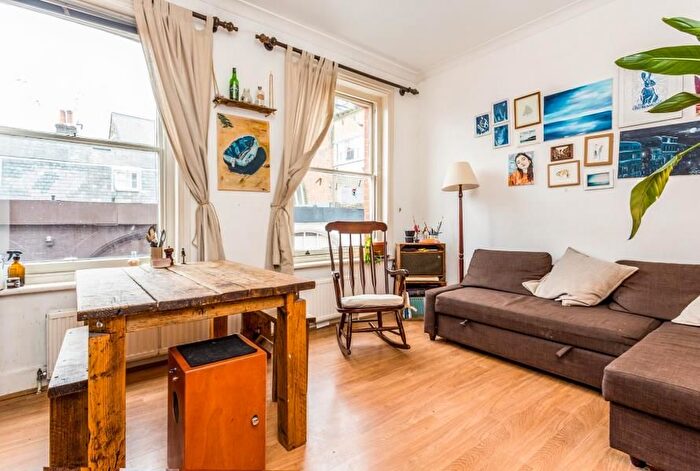 1 Bedroom Flat To Rent In Perrins Court, Hampstead, NW3