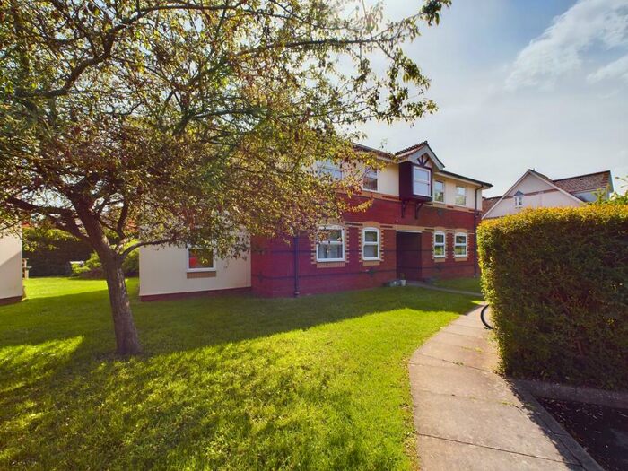 2 Bedroom Flat To Rent In Reading, Reading, RG30