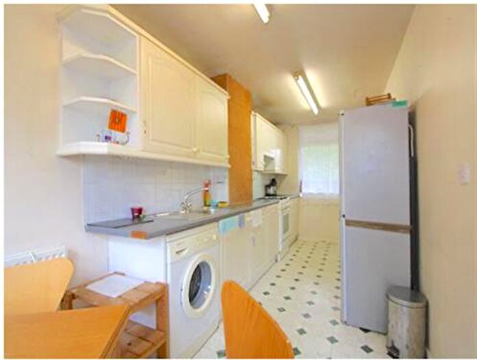 3 Bedroom Maisonette To Rent In Reedham Close, N17