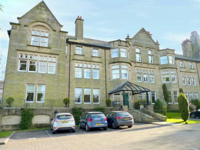 2 Bedroom Flat To Rent In Chapman Square, Harrogate, HG1
