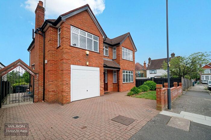 5 Bedroom Detached House For Sale In Cunningham Park, Harrow, HA1