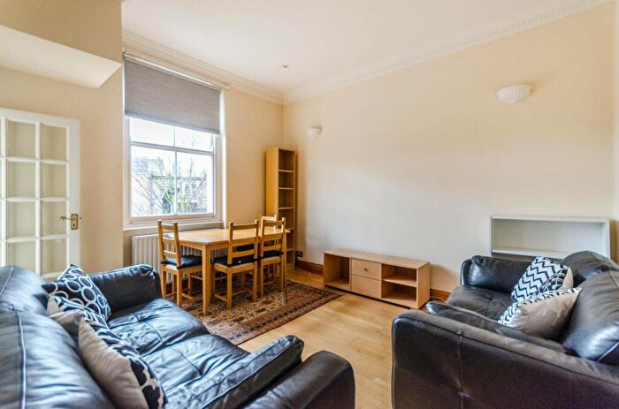 2 Bedroom Flat To Rent In Mildmay Park, Islington, London, N1