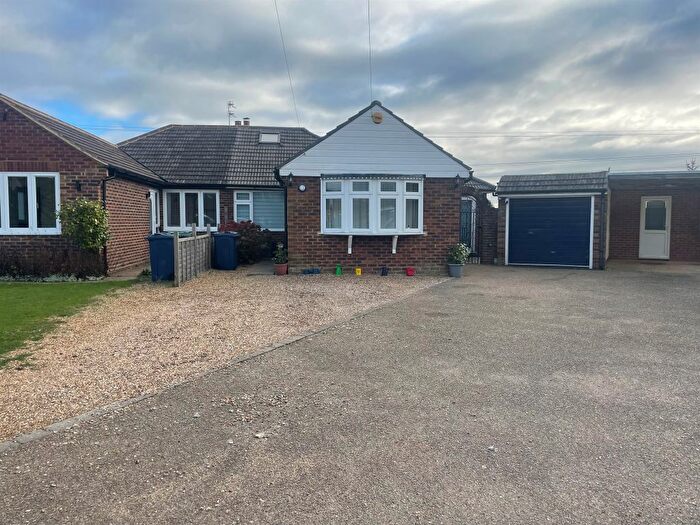 3 Bedroom Semi-Detached Bungalow For Sale In Widmore Close, Asheridge, Chesham, HP5