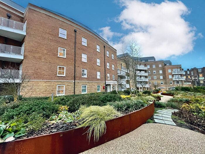 3 Bedroom Flat To Rent In Eden Place, Oxted, RH8