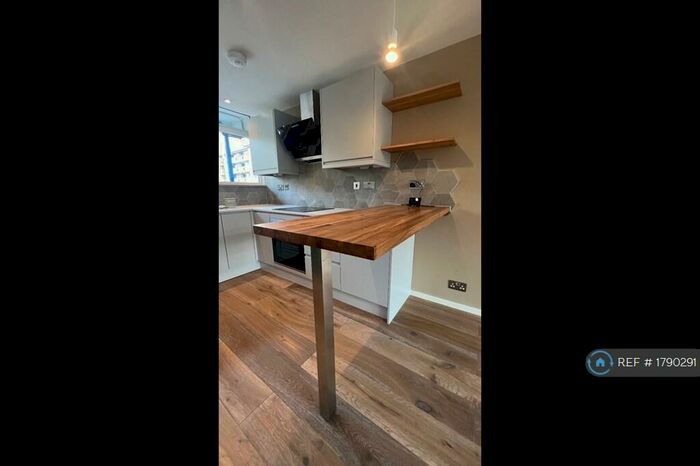 1 Bedroom Flat To Rent In Bishops Way, London, E2