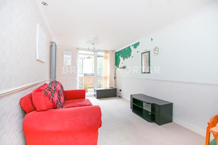 2 Bedroom Maisonette To Rent In Cottingwood Court, City Centre, Newcastle Upon Tyne, NE4