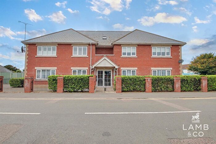 2 Bedroom Flat For Sale In York Road, Holland-On-Sea, CO15