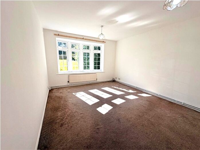1 Bedroom Flat To Rent In Montpelier Court, Bromley, BR2