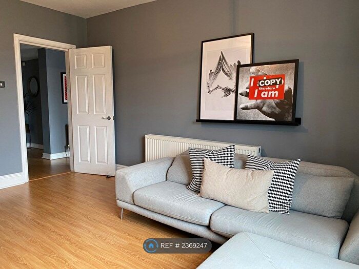 3 Bedroom Flat To Rent In Liverpool, Liverpool, L6