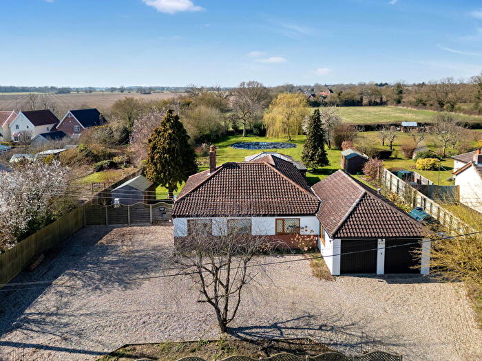 4 Bedroom Detached Bungalow For Sale In Hall Road, Winfarthing, IP22