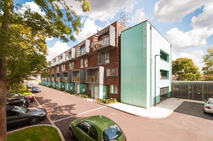 2 Bedroom Flat To Rent In Copley Close, London, W7