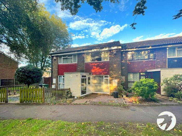 3 Bedroom Terraced House To Rent In Badger Road, Chatham, Kent, ME5