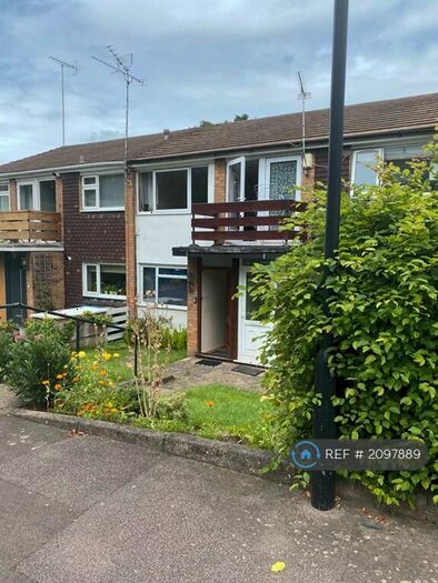 3 Bedroom Flat To Rent In Church Hill, London, N21