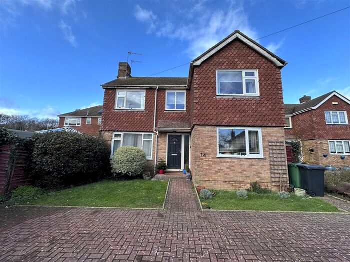 4 Bedroom Detached House To Rent In Warnham Gardens, Bexhill-On-Sea, TN39