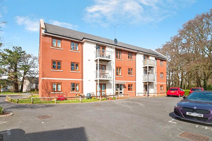 2 Bedroom Flat For Sale In Park Prewett Road, Basingstoke, RG24