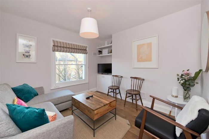 2 Bedroom Maisonette To Rent In Cathnor Road, London, W12