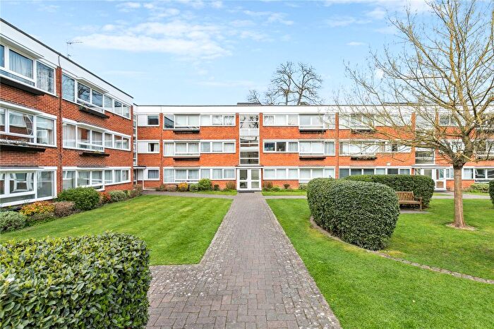 2 Bedroom Flat To Rent In Kings Road, Richmond, TW10