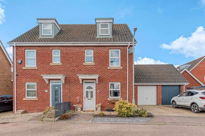 3 Bedroom Semi Detached House For Sale In Sunbeam Close, Carlton Colville, NR33