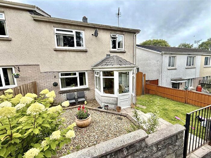 3 Bedroom House For Sale In Heol Y Dderi, Llanybydder, SA40