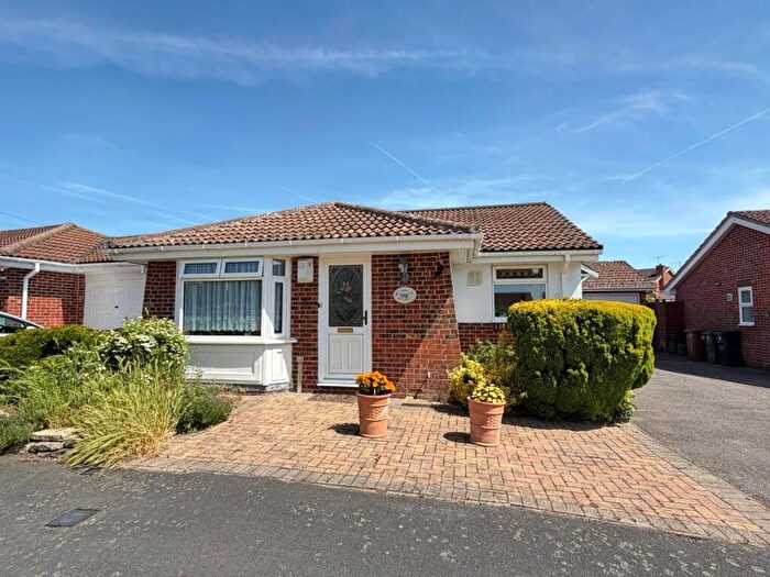 2 Bedroom Bungalow For Sale In The Gardens, Tongham, Surrey, GU10