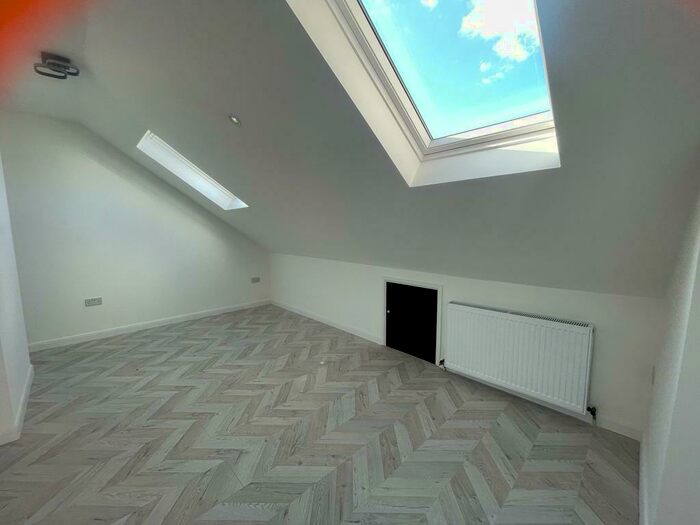 Studio To Rent In Palmerston Crescent, London, N13