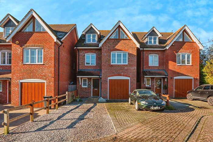 4 Bedroom Detached House For Sale In Waterside Gardens, Waterlooville, Hampshire, PO7