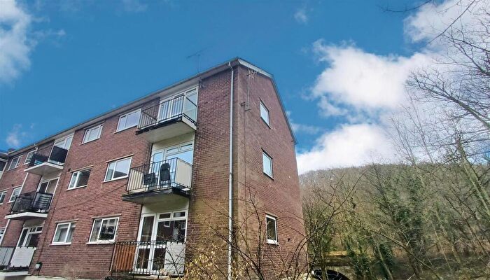 2 Bedroom Flat To Rent In River Court, Ladies Spring Grove, S17