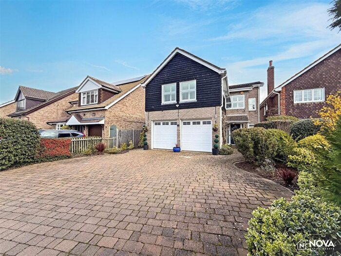 4 Bedroom Detached House For Sale In Ivy Lane, Bedford, MK45