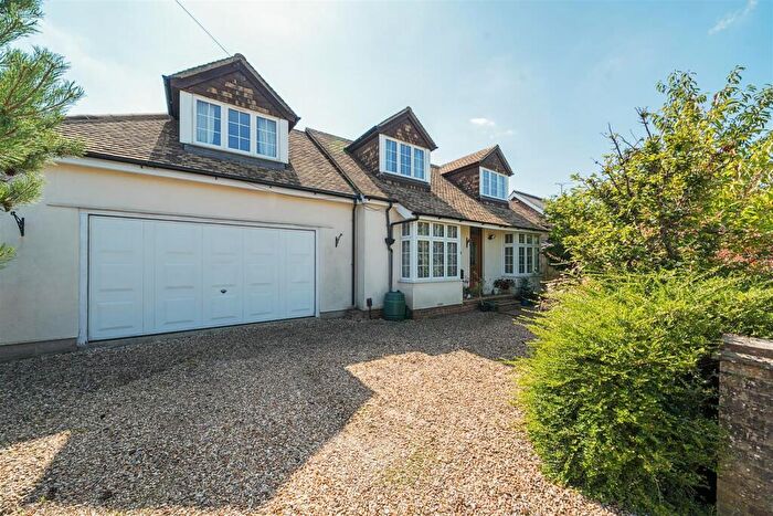 5 Bedroom Detached House For Sale In Kenilworth Road, Fleet, GU51