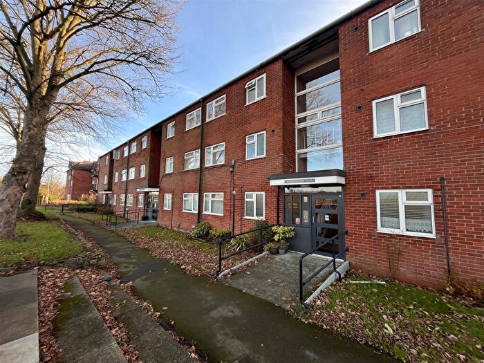 1 Bedroom Apartment For Sale In Beaumont Court, Handforth, Wilmslow, SK9