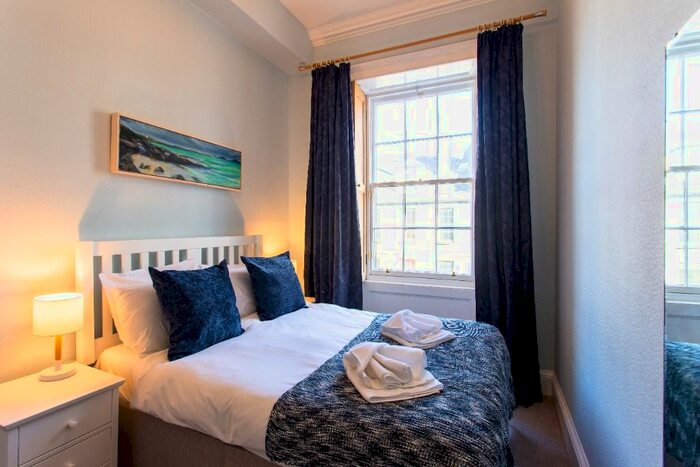 2 Bedroom Flat To Rent In Broughton Street, Broughton, Edinburgh, EH1