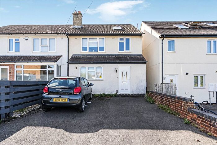 2 Bedroom Flat For Sale In Ingle Close, Headington, OX3