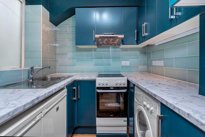 1 Bedroom Flat To Rent In Beechcroft Court, Blackheath, London, SE3