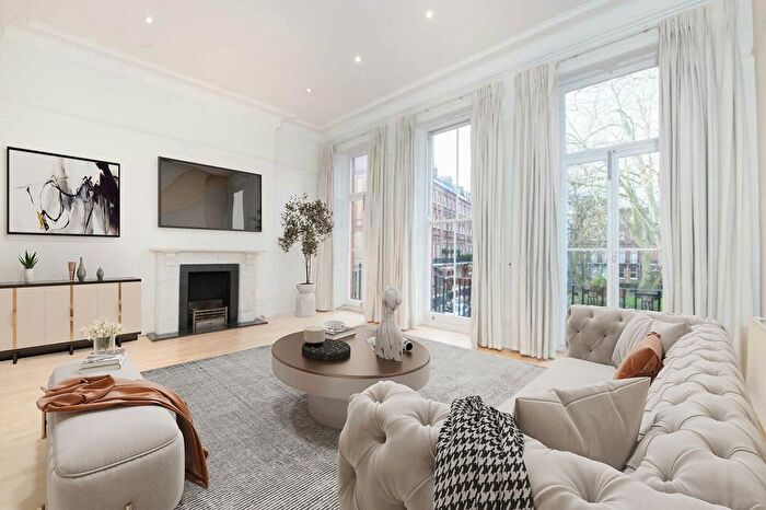 2 Bedroom Flat To Rent In Nevern Square, Earls Court, SW5