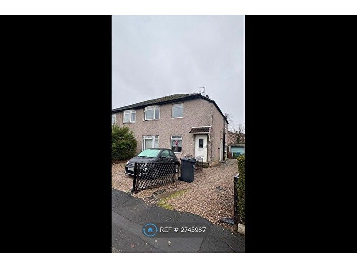 3 Bedroom Flat To Rent In Ashcroft Drive, Glasgow, G44