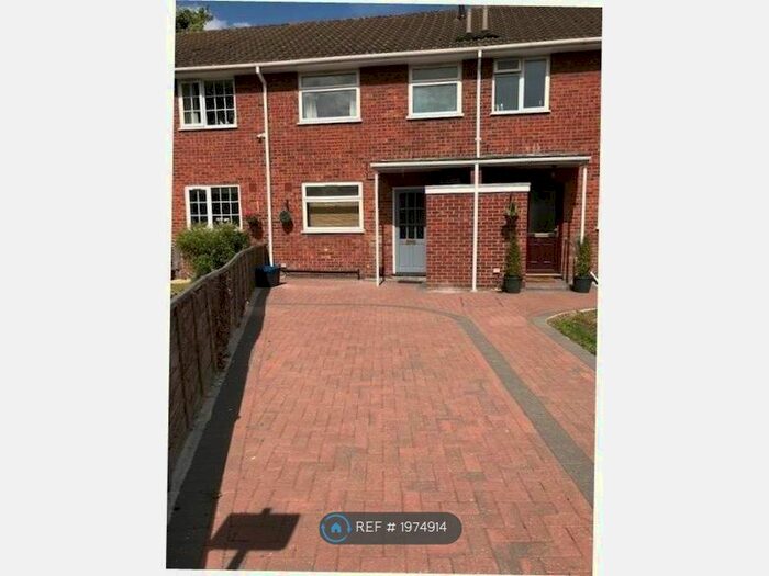 3 Bedroom Terraced House To Rent In Hounslow Road, Whitton, Twickenham, TW2