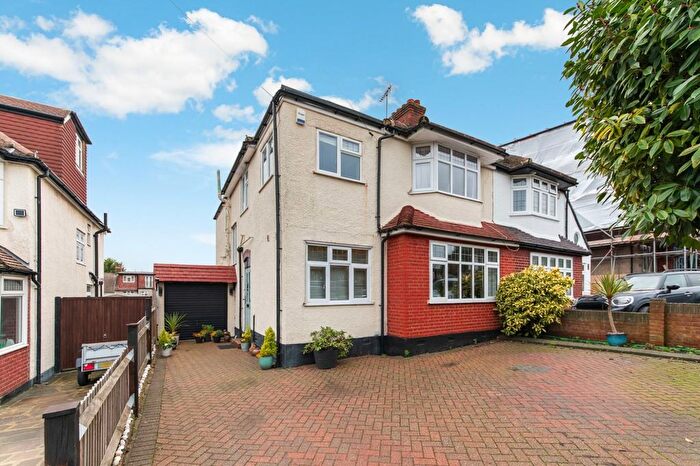 3 Bedroom Property For Sale In Winkworth Road, Banstead, SM7