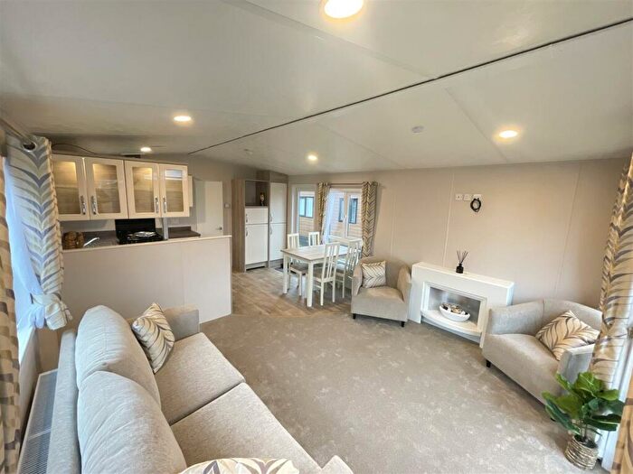 2 Bedroom Mobile Home For Sale In Meadfoot Lodge Park, Cartford Lane, Little Eccleston, PR3