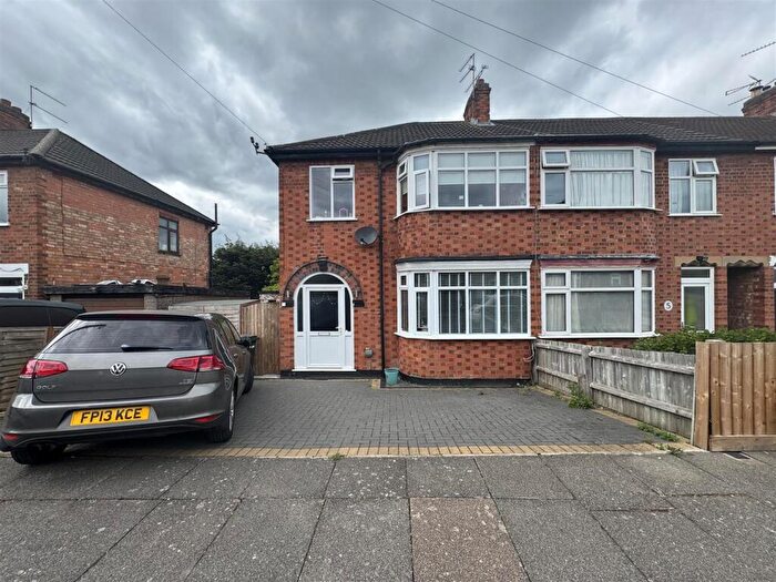 3 Bedroom End Of Terrace House For Sale In Hereford Road, Leicester, LE2